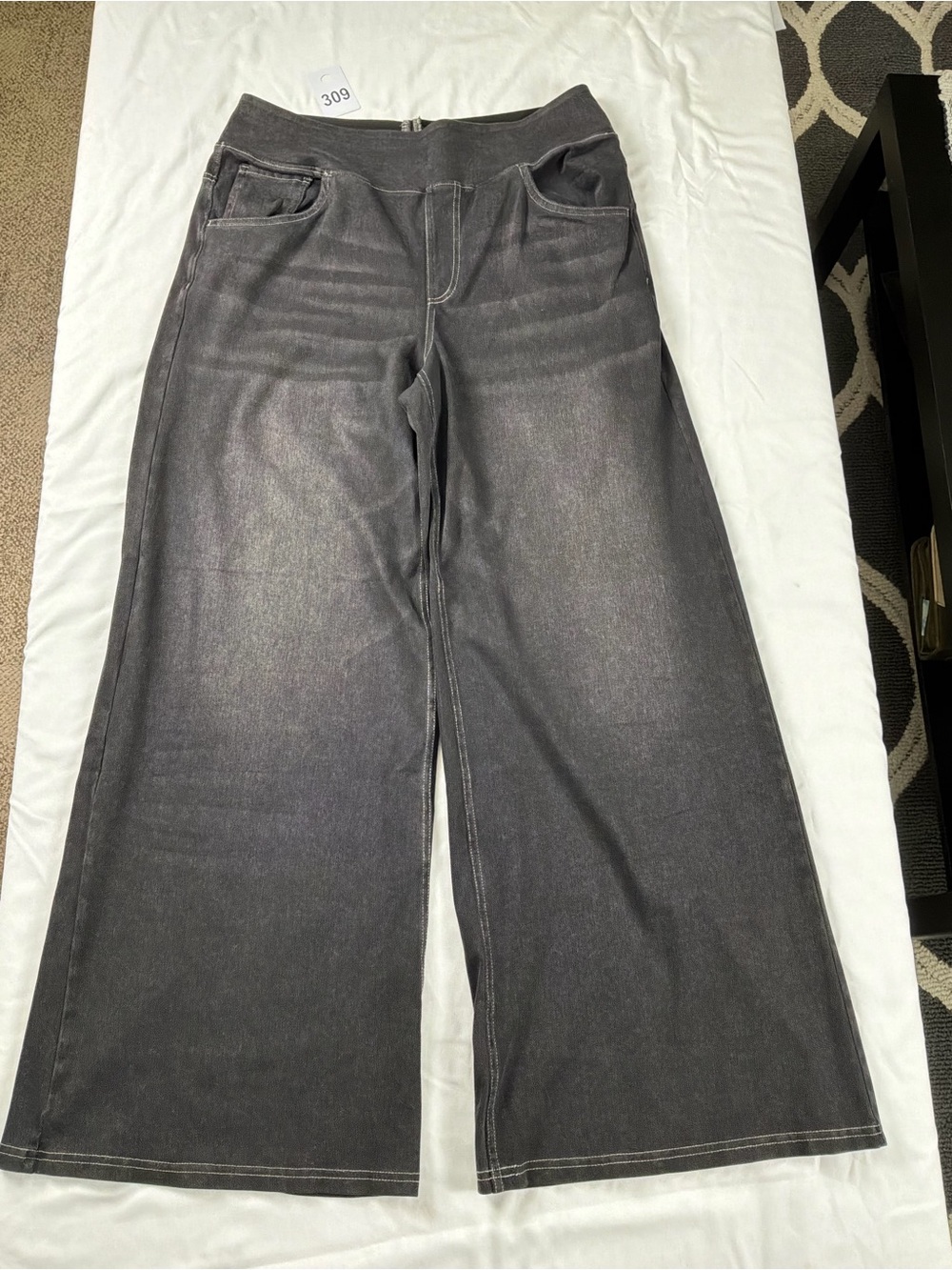 HALARA Charcoal Wide-Leg Jeans